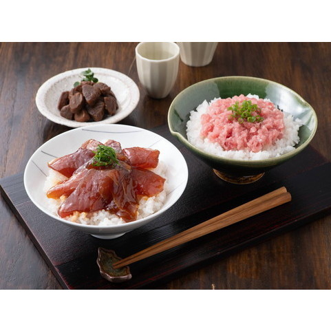 神奈川「三崎恵水産」三崎まぐろ二色丼 角煮付